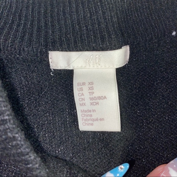 H&M cute Christmas/holiday sweater! - Picture 5 of 5